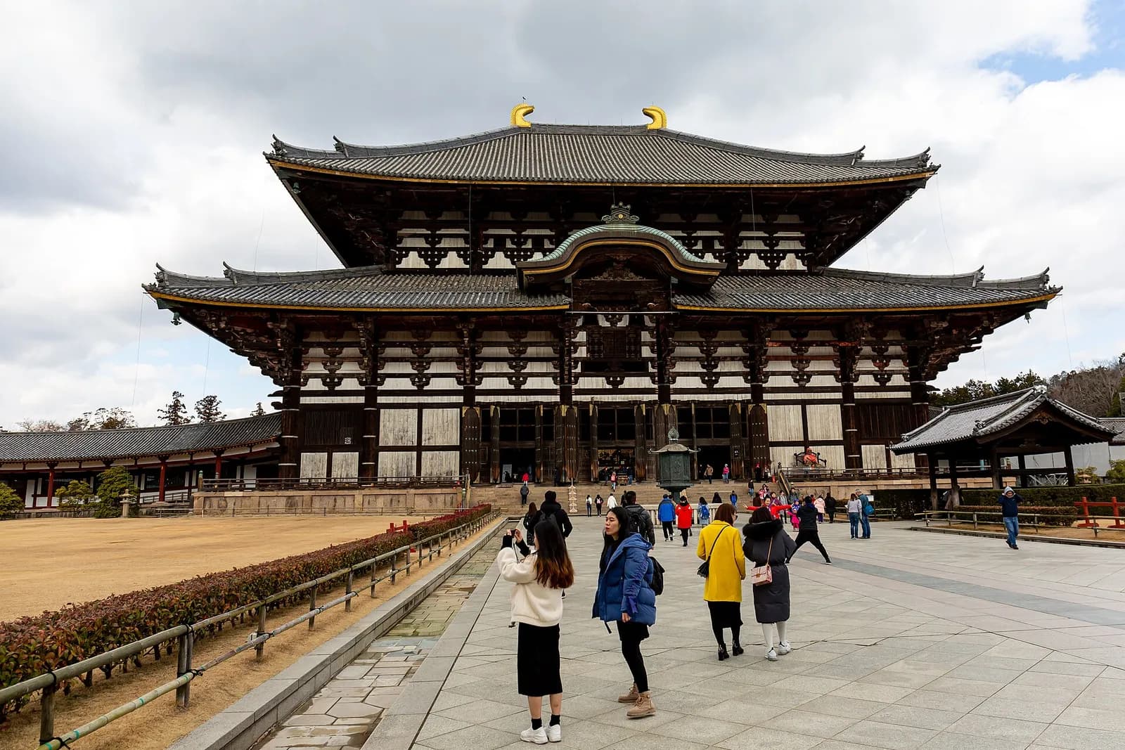 De Grote Boeddhahal (Daibutsuden) van Todai-ji in Nara, de grootste houten constructie ter wereld
